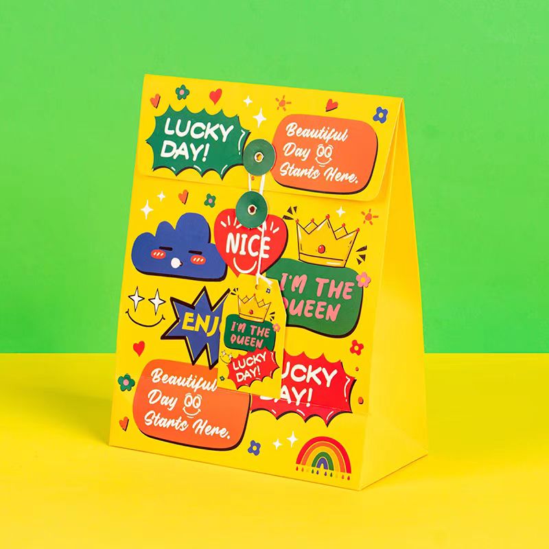 What are the commonly used gift Paper Bags? How to customize gift Paper Bags more cheaply?
